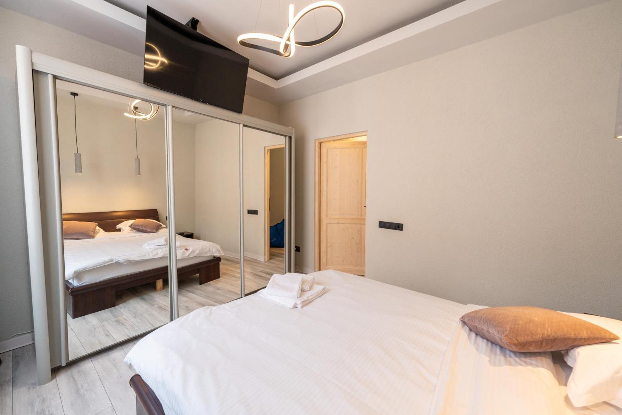 Barrique Apartament Braşov Exteriör bild