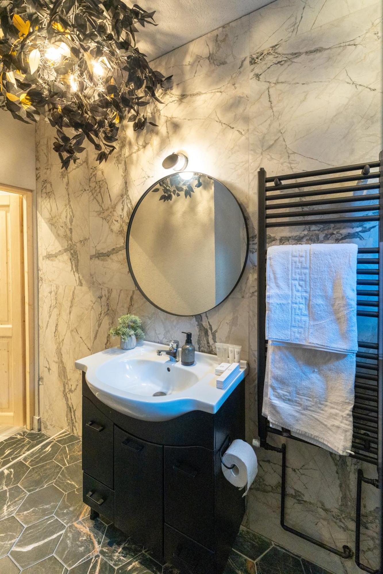 Barrique Apartament Braşov Exteriör bild