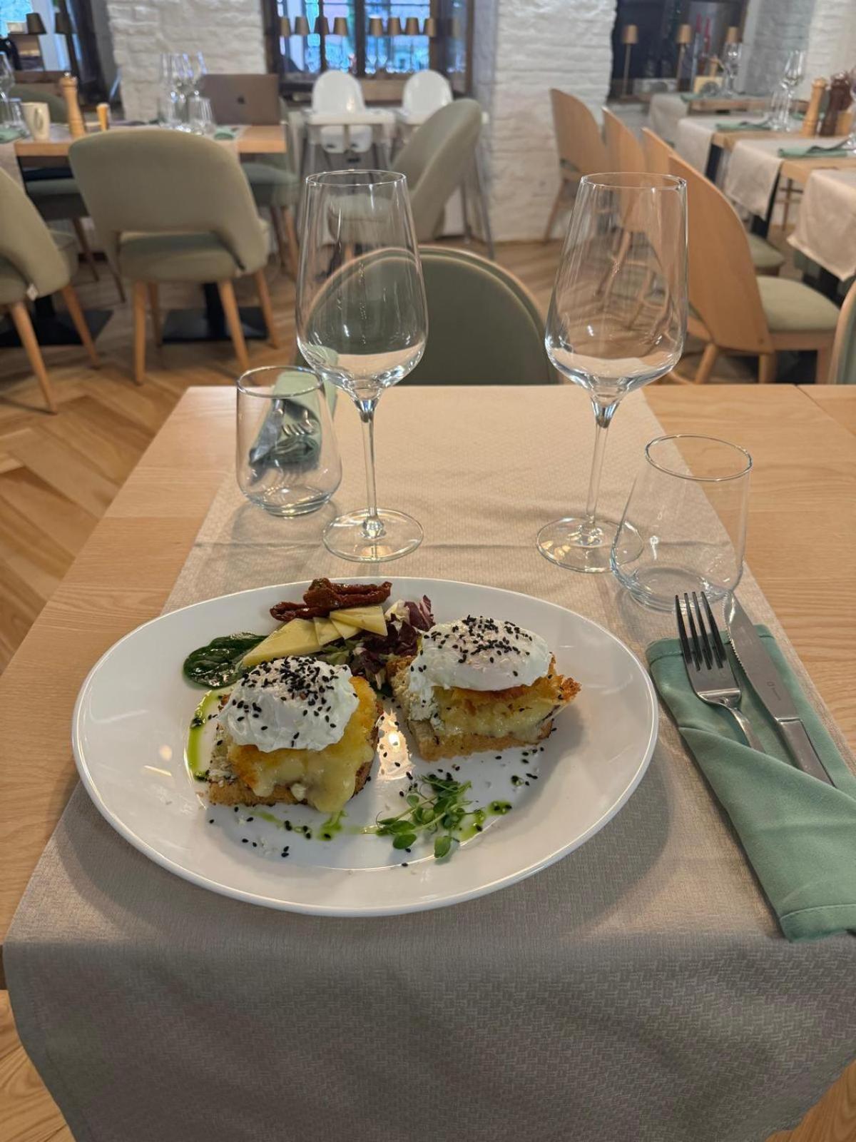 Barrique Apartament Braşov Exteriör bild